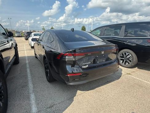 Used 2025 Honda Accord SE image 4
