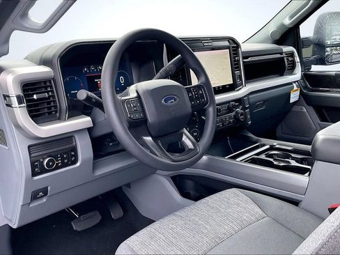 New 2026 Ford F250 XLT w/ XLT Premium Package AWD/4WD image 7