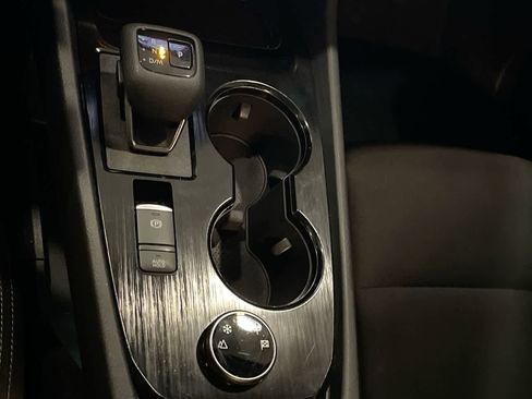 Used 2024 Nissan Rogue S image 19