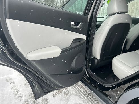 Used 2022 Hyundai Kona Limited image 28