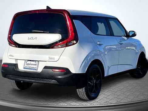 Used 2022 Kia Soul LX w/ Technology Package image 6