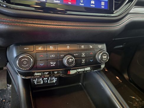 Used 2024 Dodge Durango GT AWD/4WD image 23