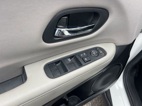 Used 2016 Honda HR-V LX image 20