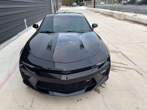 Used 2018 Chevrolet Camaro SS image 6