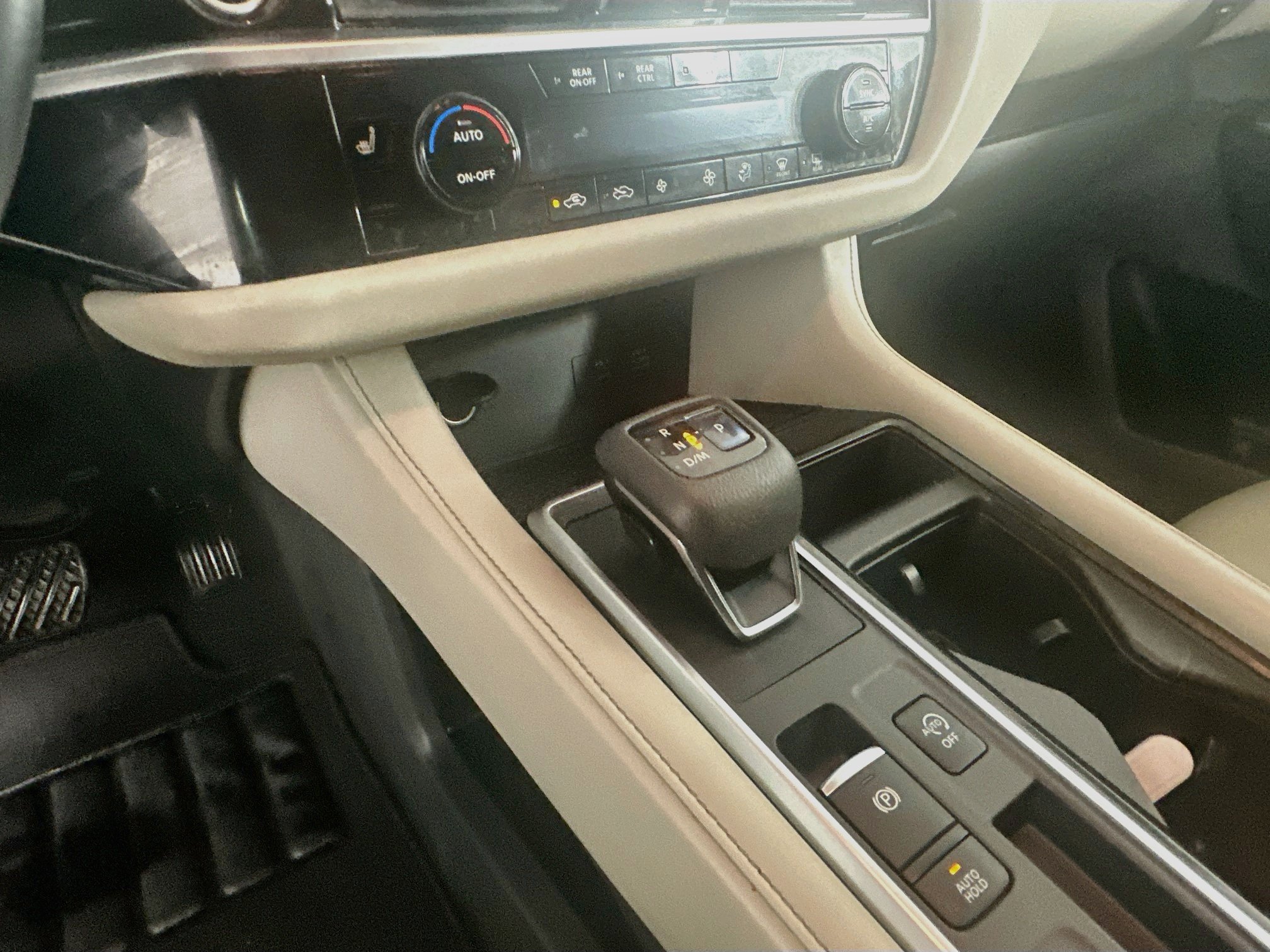 Used 2022 Nissan Pathfinder SV FWD image 24