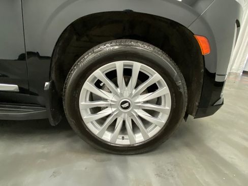 Used 2022 Cadillac Escalade ESV Luxury AWD/4WD image 15