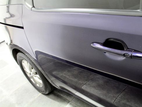 Used 2019 Kia Sedona LX image 38