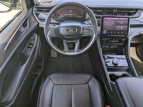 Used 2024 Jeep Grand Cherokee Limited 4xe w/ Luxury Tech Group II AWD/4WD image 17