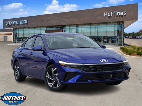 New 2025 Hyundai Elantra Limited image 1