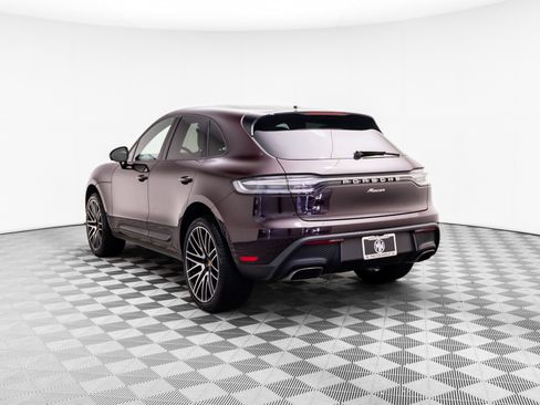 Certified 2026 Porsche Macan AWD/4WD image 3