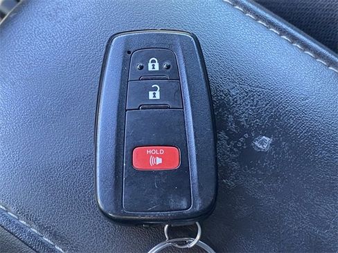 Used 2022 Toyota Corolla SE image 26