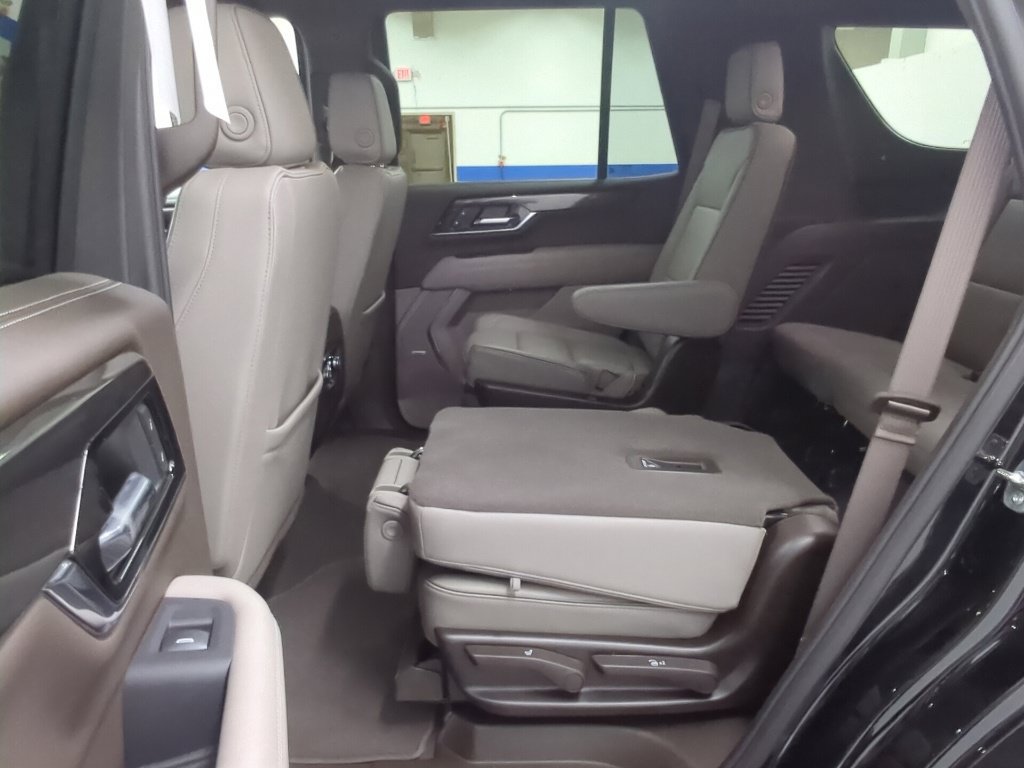 Used 2025 GMC Yukon Elevation AWD/4WD image 28