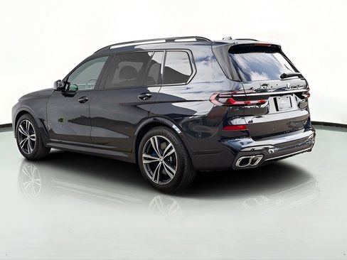 Used 2023 BMW X7 M60i image 20