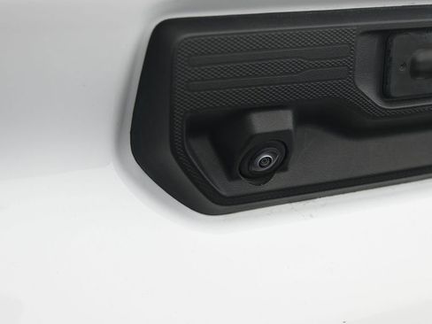 Used 2025 Chevrolet Silverado 2500 LT w/ Convenience Package image 33