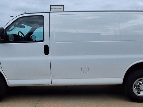 Used 2020 Chevrolet Express 2500 RWD image 5