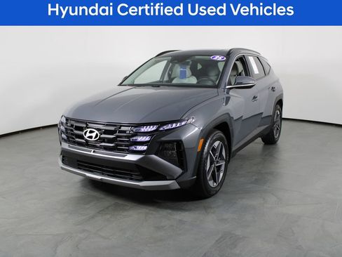 Certified 2025 Hyundai Tucson SEL FWD image 2