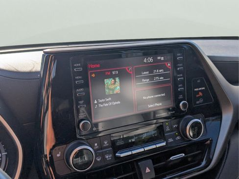 Used 2021 Toyota Highlander XLE image 38