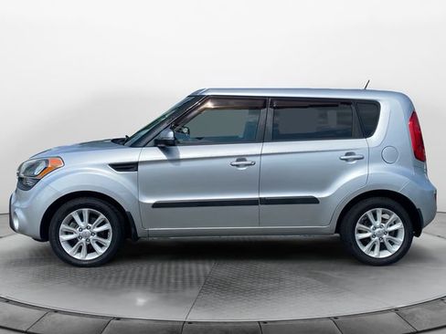 Used 2013 Kia Soul + w/ Audio Pkg FWD image 2