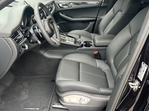 New 2026 Porsche Macan AWD/4WD image 5