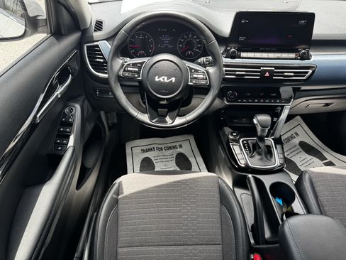 Used 2022 Kia Seltos S FWD image 13