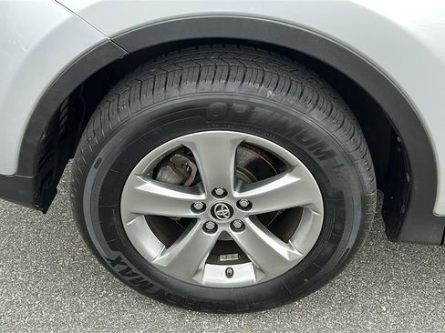 Used 2015 Toyota RAV4 XLE AWD/4WD image 8