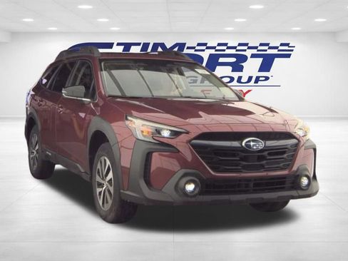 Used 2025 Subaru Outback Premium image 3