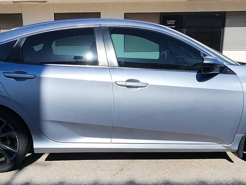 Used 2019 Honda Civic Sport image 4