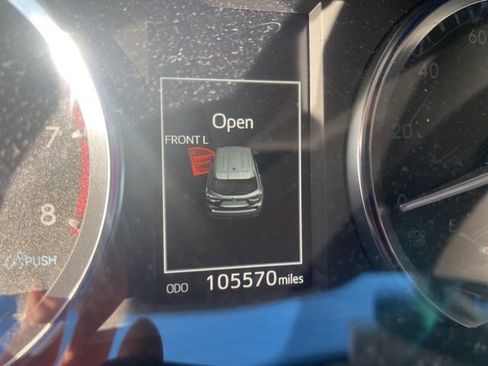 Used 2015 Toyota Highlander Limited image 2