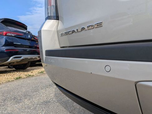 Used 2016 Cadillac Escalade ESV Luxury image 22