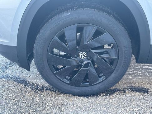 New 2026 Volkswagen Atlas SE image 13