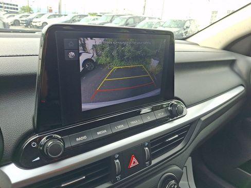 Used 2023 Kia Forte LXS w/ LXS Technology Package FWD image 32
