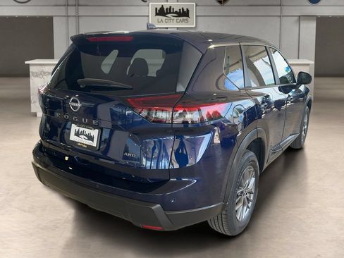 Used 2026 Nissan Rogue SV AWD/4WD image 6