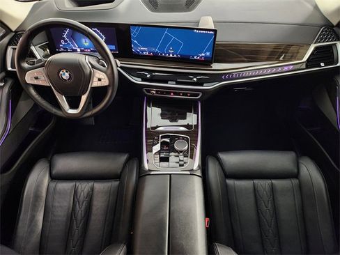Used 2025 BMW X7 xDrive40i image 4