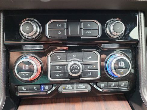 Used 2023 GMC Yukon XL Denali Ultimate AWD/4WD image 30