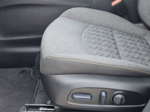 Used 2023 Chevrolet Equinox LT image 29