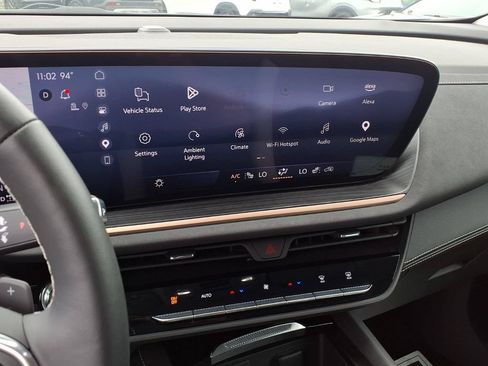 Used 2025 Buick Envision Sport Touring AWD/4WD image 8