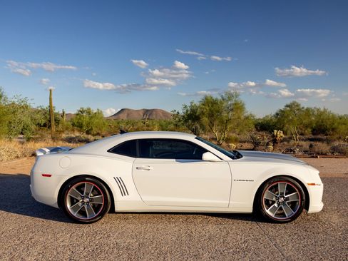 Used 2010 Chevrolet Camaro SS w/ RS Package image 30
