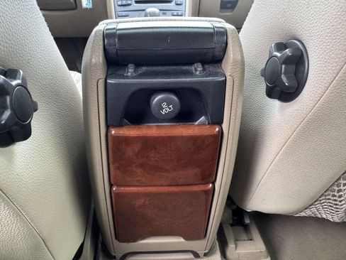 Used 2007 Volvo XC90 V8 image 7