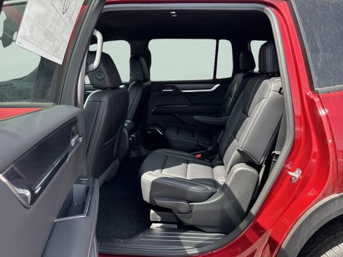 New 2026 GMC Acadia Elevation w/ Elevation Premium Package AWD/4WD image 10
