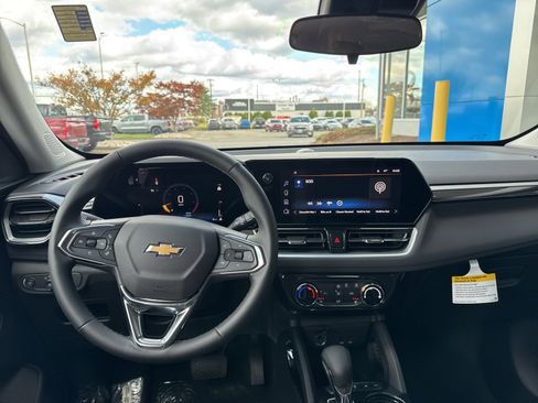 New 2026 Chevrolet TrailBlazer LT w/ LT Cold Weather Package image 2