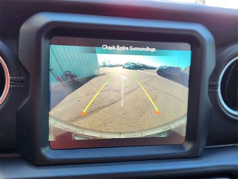 Used 2022 Jeep Wrangler Unlimited Sahara w/ Cold Weather Group image 22