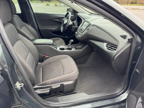 Used 2018 Chevrolet Malibu LS image 13