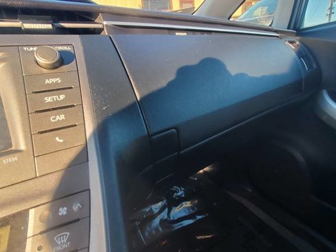 Used 2014 Toyota Prius Five image 20