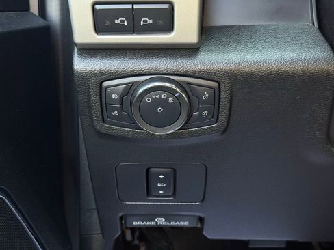 Used 2019 Ford F250 Lariat w/ Lariat Value Package image 22