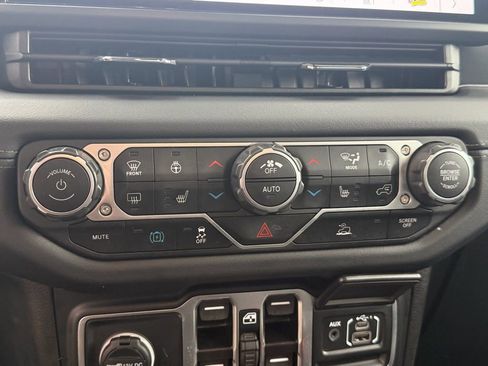 Used 2024 Jeep Wrangler Unlimited Sahara w/ Dual Top Group image 24