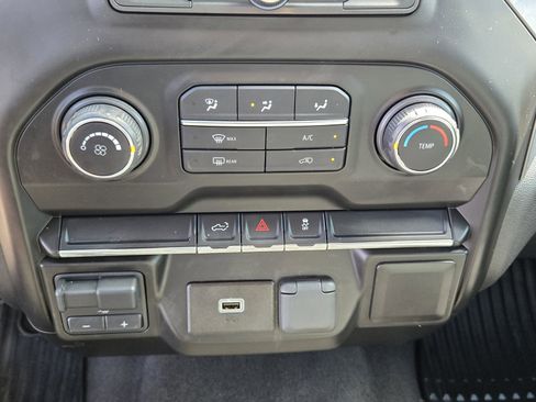 Used 2020 Chevrolet Silverado 1500 Custom w/ Custom Value Package image 30