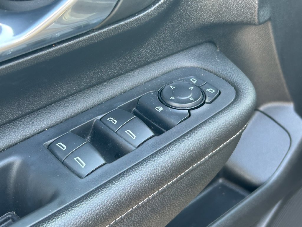 Used 2024 GMC Terrain SLE FWD image 21