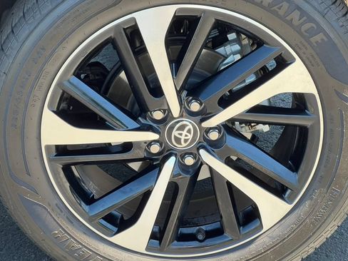 Used 2023 Toyota Corolla Cross AWD Hybrid image 6