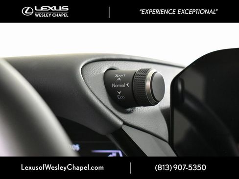 Used 2025 Lexus ES 350 350 w/ Premium Package image 35