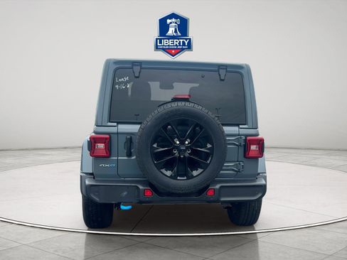 Used 2024 Jeep Wrangler Unlimited Sahara w/ Technology Group AWD/4WD image 35